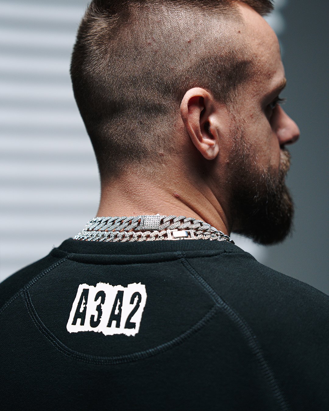 JH · BLACK · Crewneck - 9