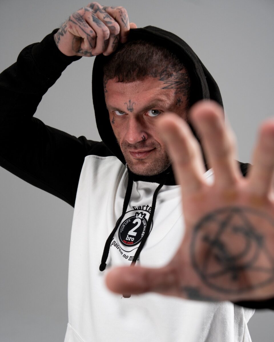 2bro™ | PABLO | WHITE | Dukserica